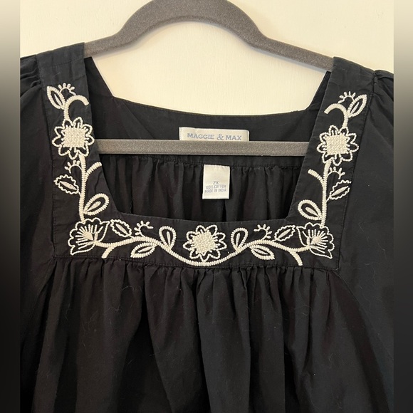 Maggie and Max Black Embroidered Women's Top Size 2X (i116) - Picture 3 of 7
